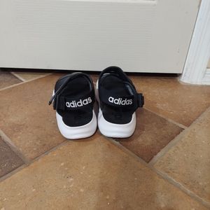 Slippers Adidas size 7 color black